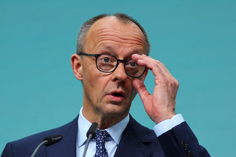 El líder conservador Friedrich Merz busca contener el avance de la ultraderecha. REUTERS/Fabrizio Bensch