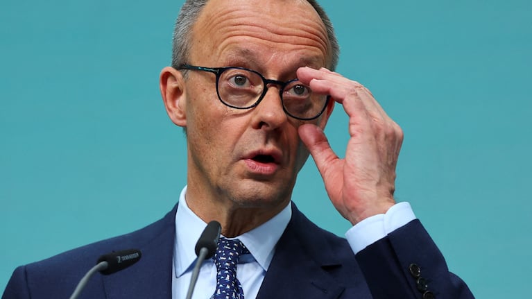 El líder conservador Friedrich Merz busca contener el avance de la ultraderecha. REUTERS/Fabrizio Bensch