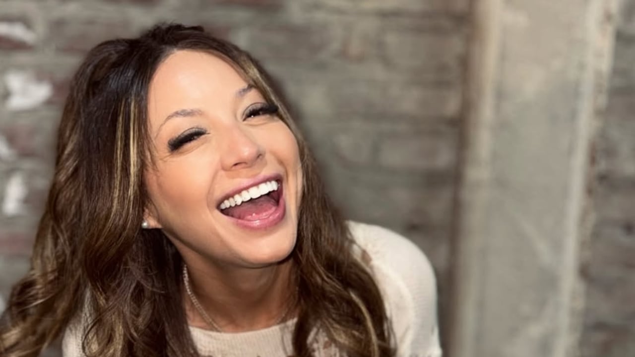 El llamativo ritual de la cantante que generó la reacción divertida de los fanáticos.