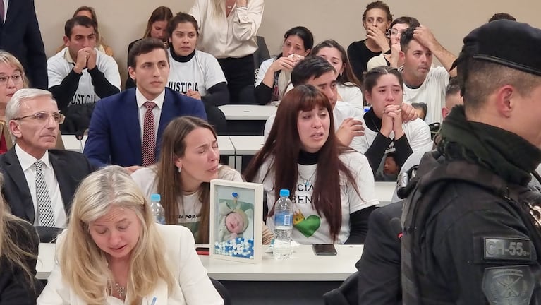 El llanto de las mamás de las víctimas al escuchar el veredicto.
