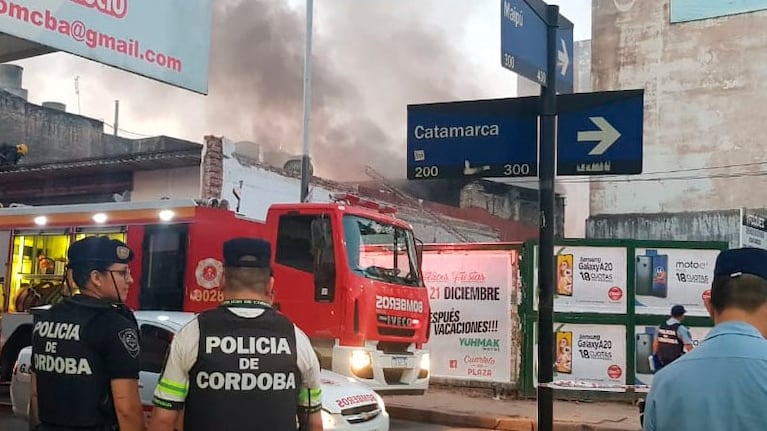 El local vende productos químicos e insumos para farmacias.