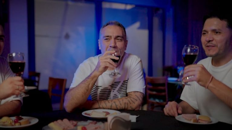 El Loco Amato estrenó un nuevo videoclip titualdo "Brindo por mi".