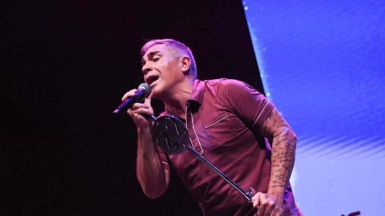 El Loco Amato presentó dos canciones grabadas en vivo en Plaza de la Música.