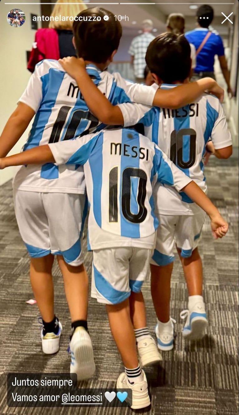 El look canchero y a tono con la Scaloneta de Antonela Roccuzzo para alentar en la semifinal