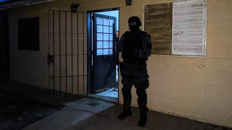 El lugar del allanamiento en un barrio del sur de la capital.