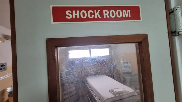 El lugar por el que entraron los delincuentes al Hospital Misericordia.