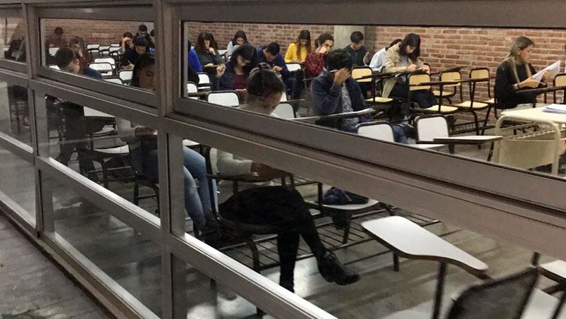 El lunes y martes tomaron exámenes en la Facultad de Derecho de la UNC. (Foto: archivo día lunes)