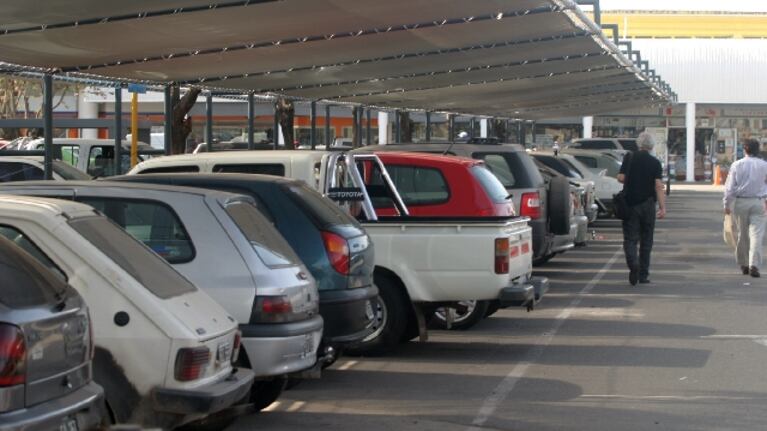 El maletín fue robado del auto estacionado en la playa del Híper.