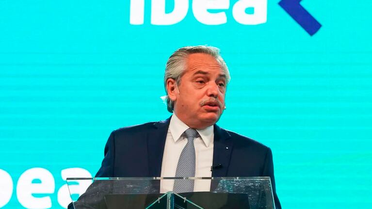 El mandatario participó del 57º coloquio de IDEA en el Centro Costa Salguero.