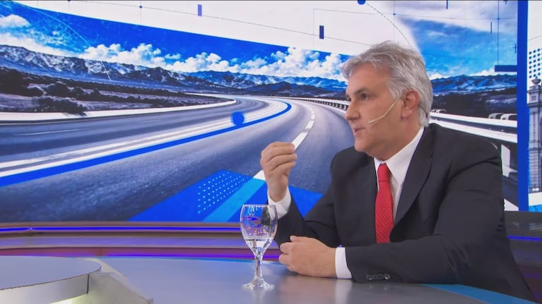 El mandatario provincial brindó una entrevista al programa A dos voces.
