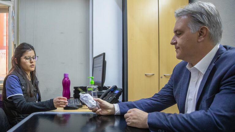 El mandatario provincial se hizo el test en el hospital San Roque.