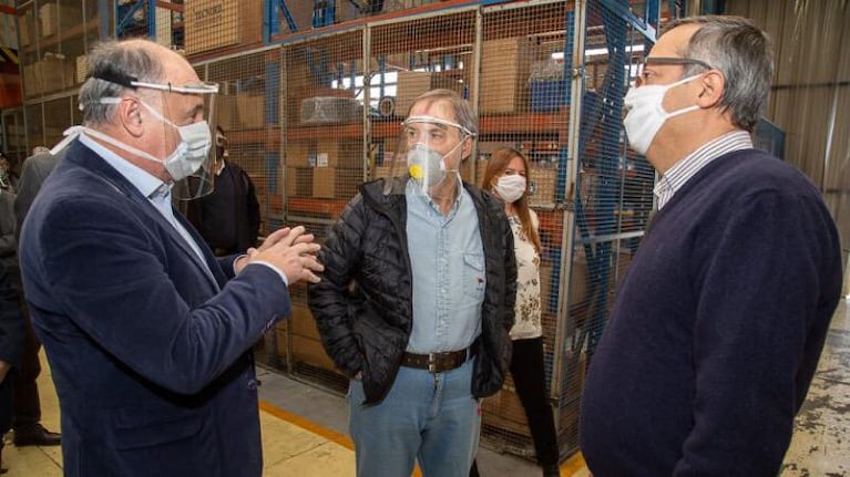 El mandatario y Accastello, ministro de Industria, visitaron las instalaciones de la empresa.