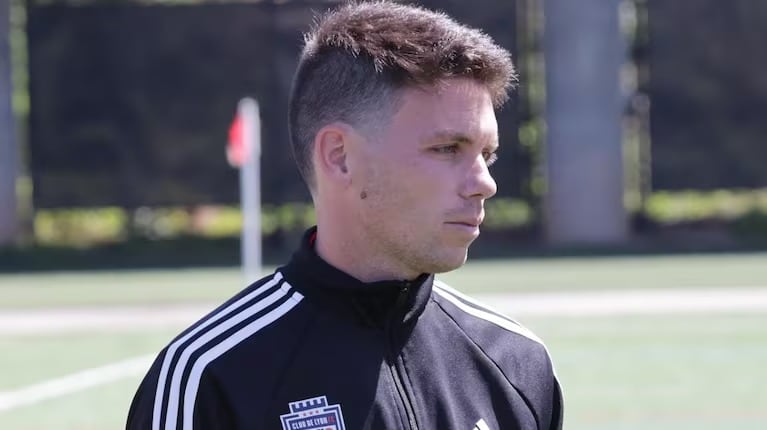El martirio del futbolista argentino detenido en Miami: celda repleta y “comida para animales”