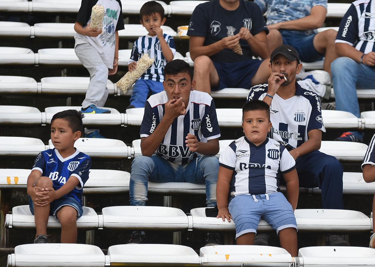 El Matador fue más que su rival y pelea bien arriba. Foto: Lucio Casalla / ElDoce.tv