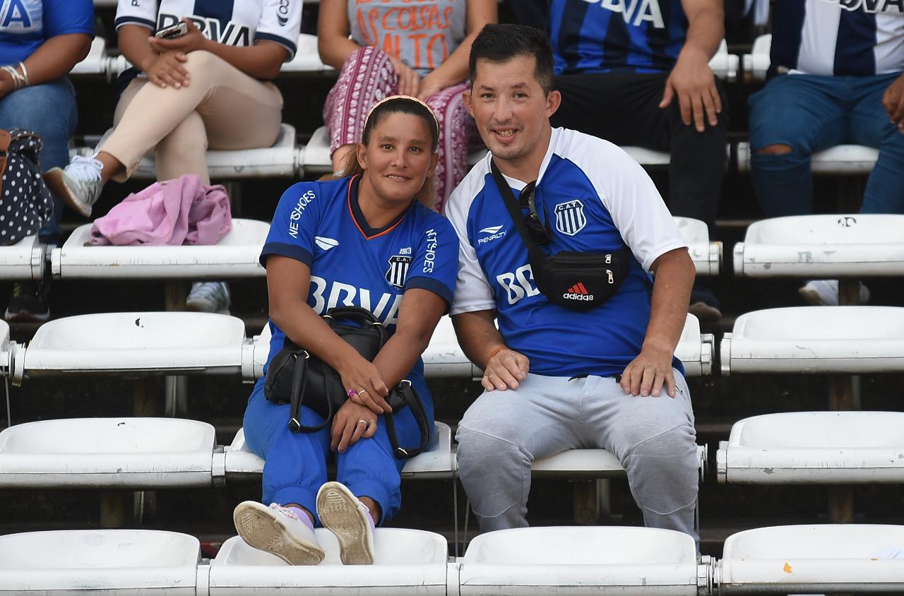 El Matador fue más que su rival y pelea bien arriba. Foto: Lucio Casalla / ElDoce.tv