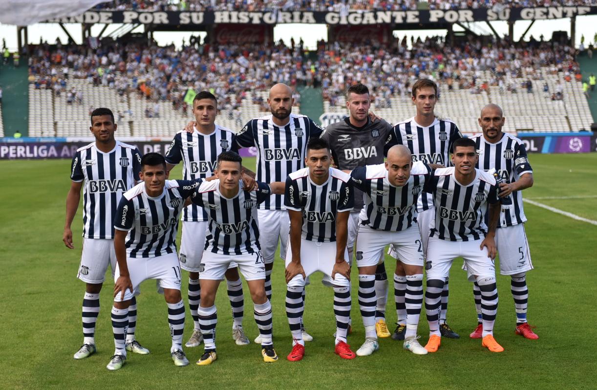 El Matador hizo un partidazo y volvió a sonreír en la Superliga. Foto: Lucio Casalla / ElDoce.tv