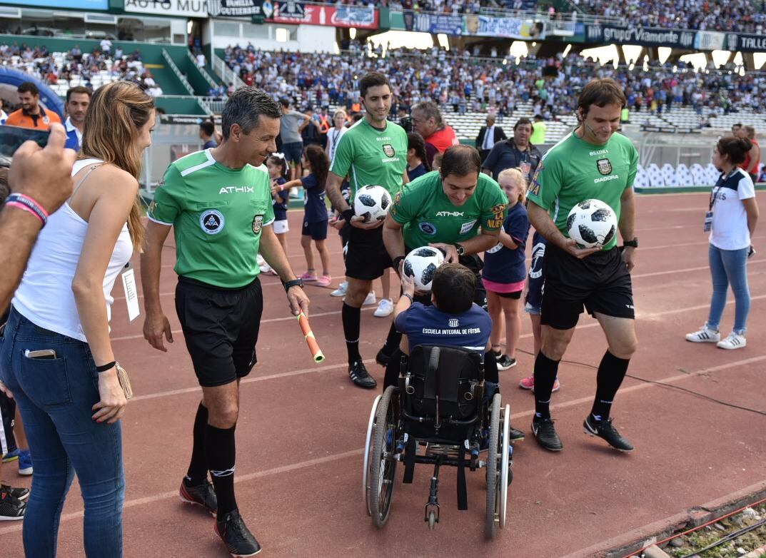 El Matador hizo un partidazo y volvió a sonreír en la Superliga. Foto: Lucio Casalla / ElDoce.tv