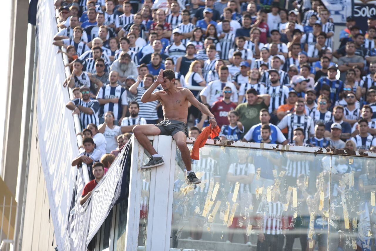 El Matador hizo un partidazo y volvió a sonreír en la Superliga. Foto: Lucio Casalla / ElDoce.tv