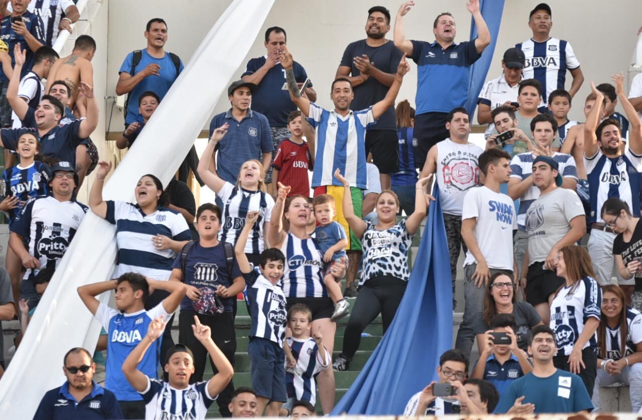 El Matador hizo un partidazo y volvió a sonreír en la Superliga. Foto: Lucio Casalla / ElDoce.tv