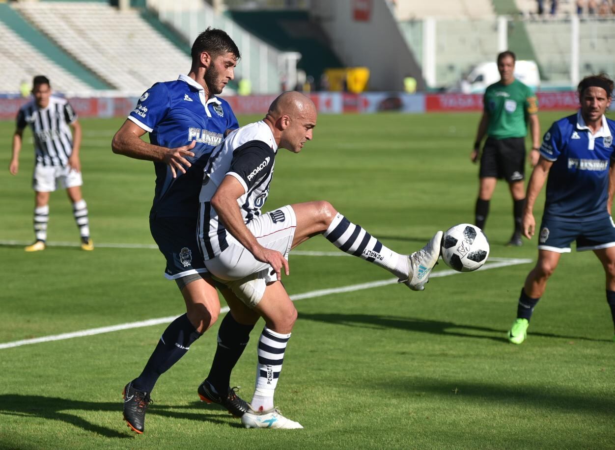 El Matador hizo un partidazo y volvió a sonreír en la Superliga. Foto: Lucio Casalla / ElDoce.tv