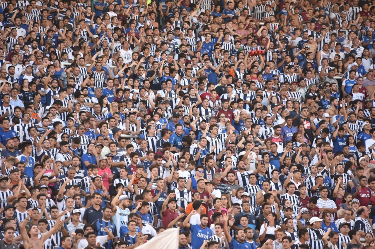 El Matador hizo un partidazo y volvió a sonreír en la Superliga. Foto: Lucio Casalla / ElDoce.tv