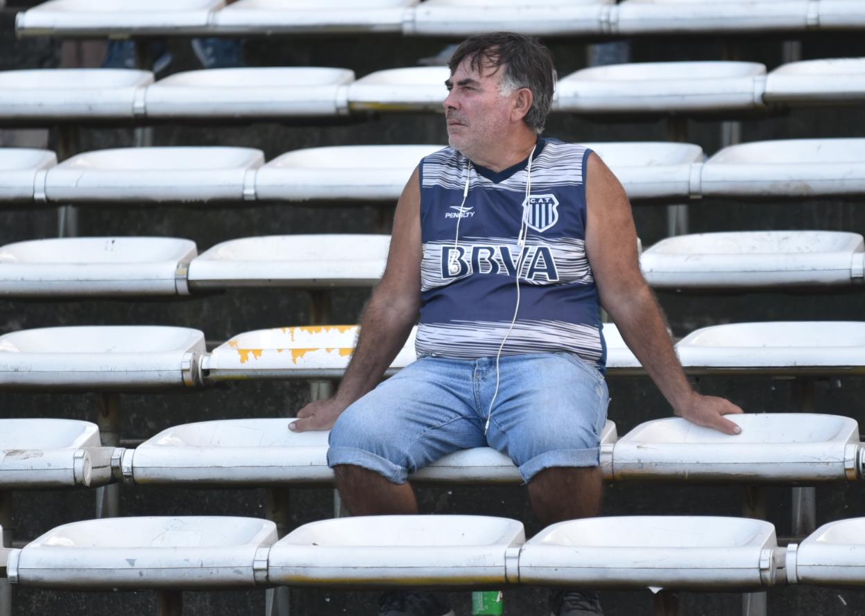 El Matador hizo un partidazo y volvió a sonreír en la Superliga. Foto: Lucio Casalla / ElDoce.tv