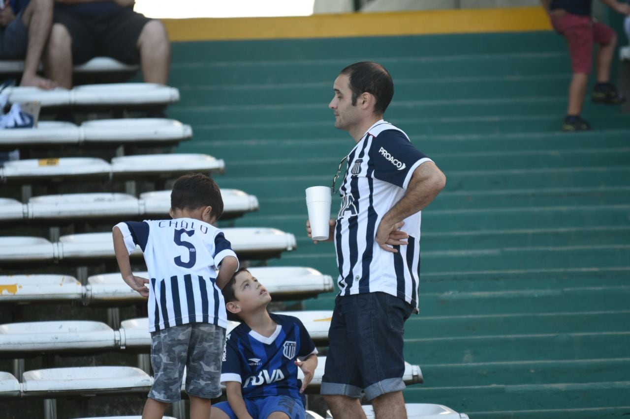 El Matador hizo un partidazo y volvió a sonreír en la Superliga. Foto: Lucio Casalla / ElDoce.tv