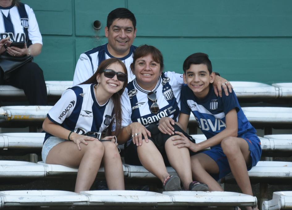 El Matador hizo un partidazo y volvió a sonreír en la Superliga. Foto: Lucio Casalla / ElDoce.tv