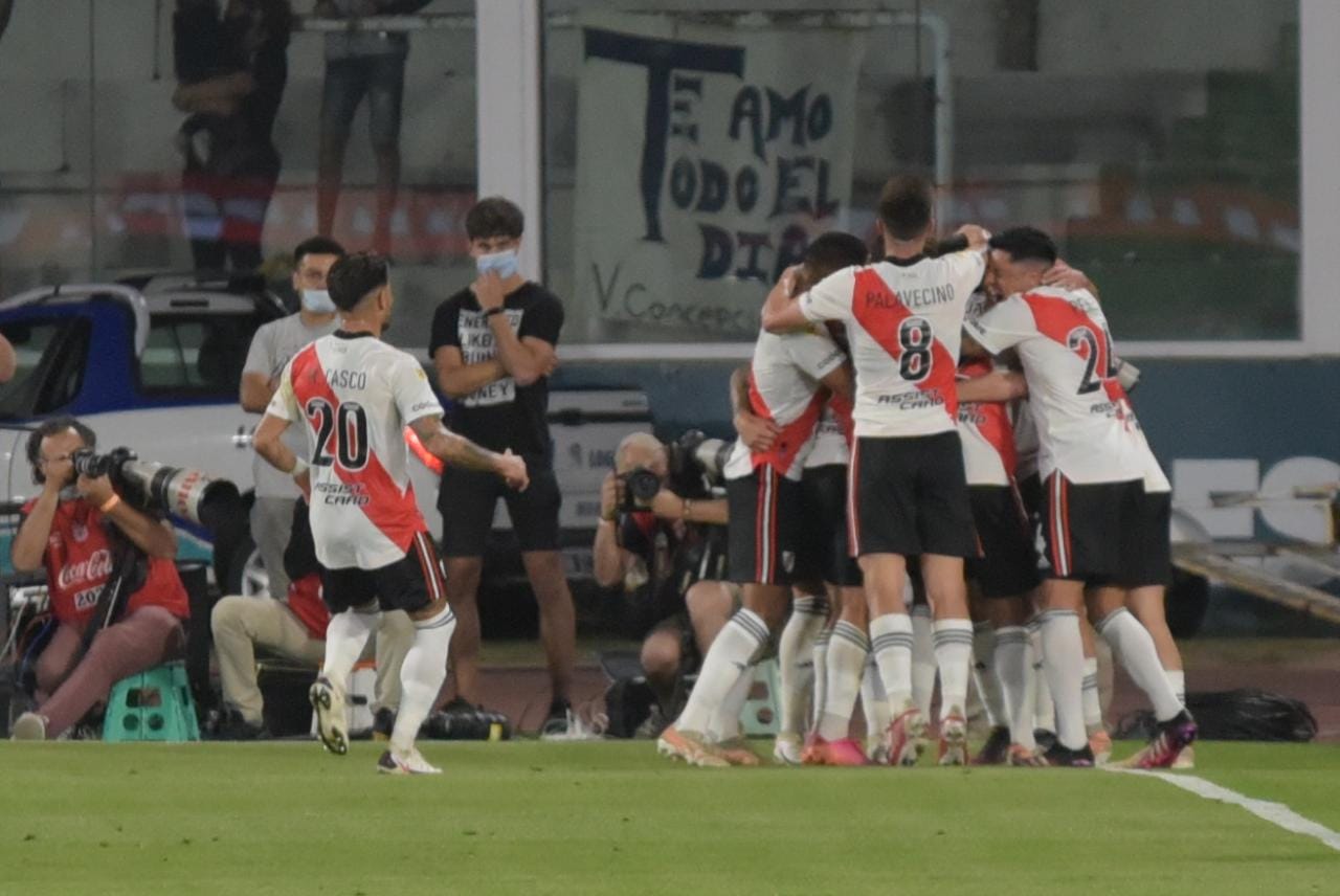 El Matador no aprovechó la ventaja y terminó perdiendo ante su gente. Fotos: Lucio Casalla/ElDdoce.tv.