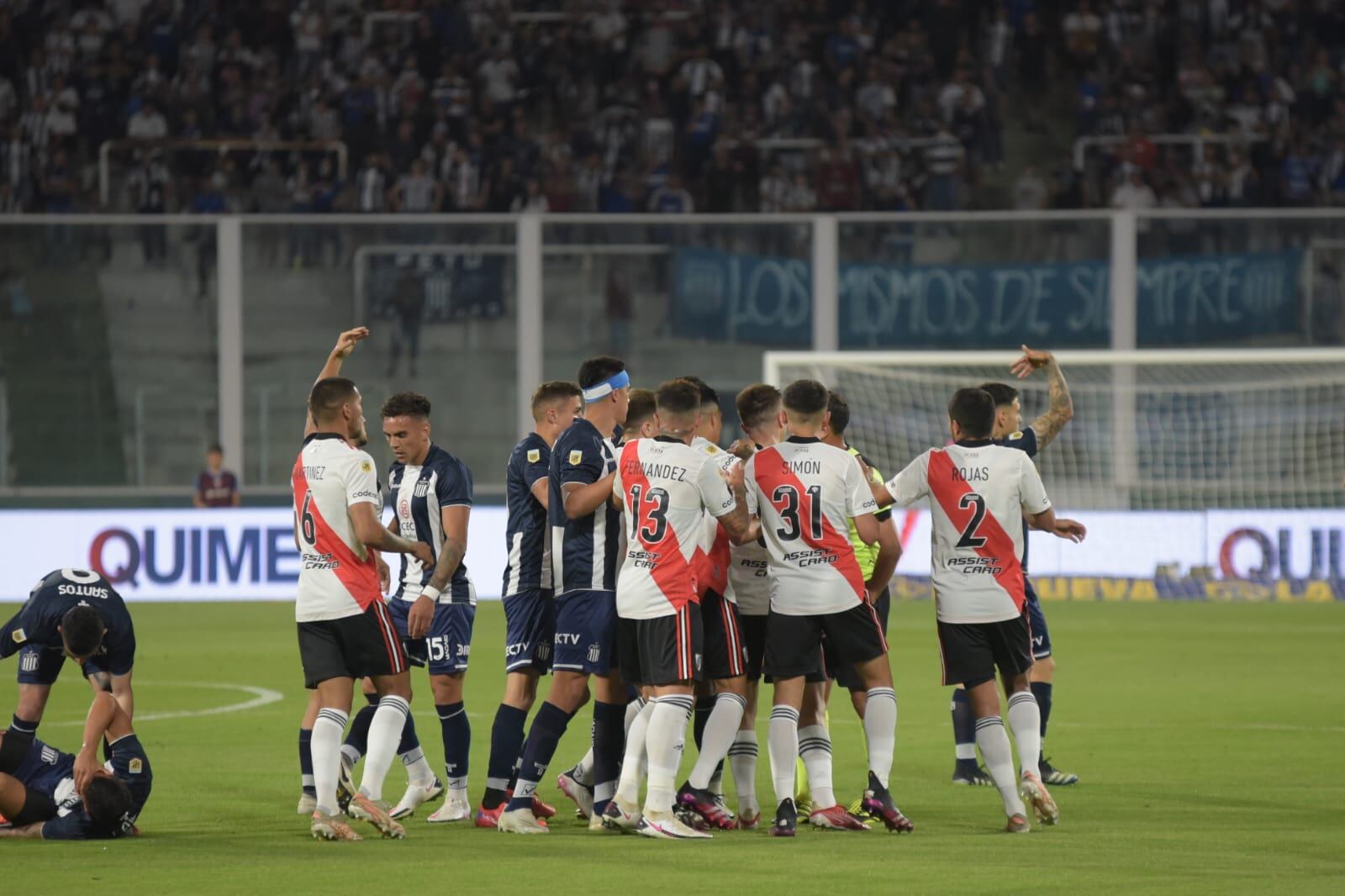 El Matador no aprovechó la ventaja y terminó perdiendo ante su gente. Fotos: Lucio Casalla/ElDdoce.tv.