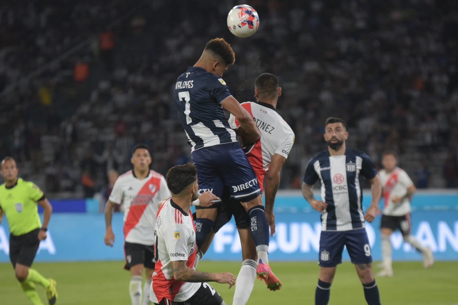 El Matador no aprovechó la ventaja y terminó perdiendo ante su gente. Fotos: Lucio Casalla/ElDdoce.tv.