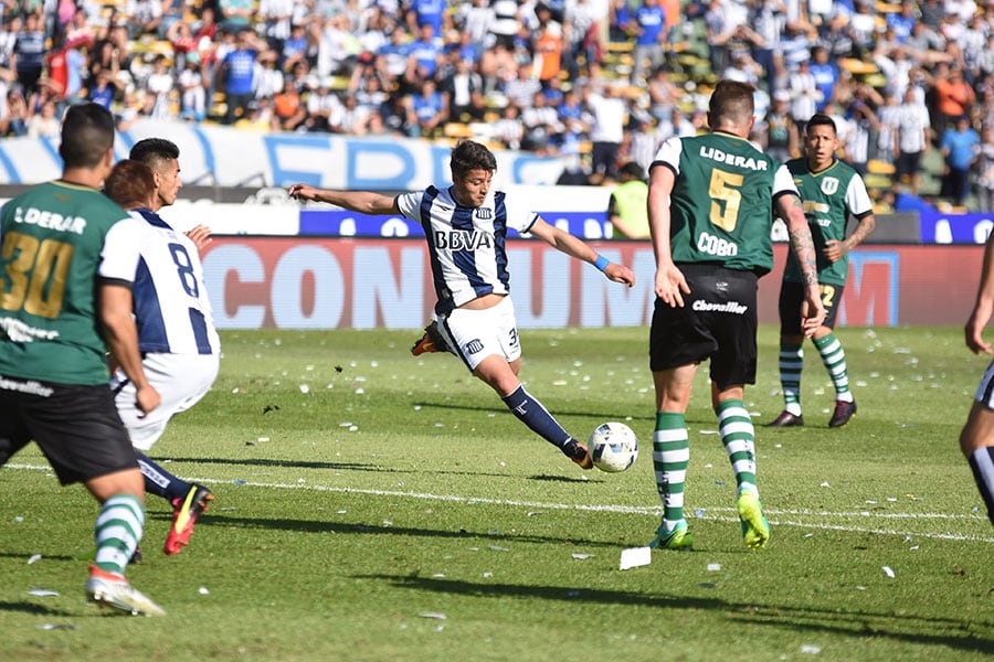 El Matador tuvo chances claras, pero no pudo convertir. Foto: Lucio Casalla / ElDoce.tv