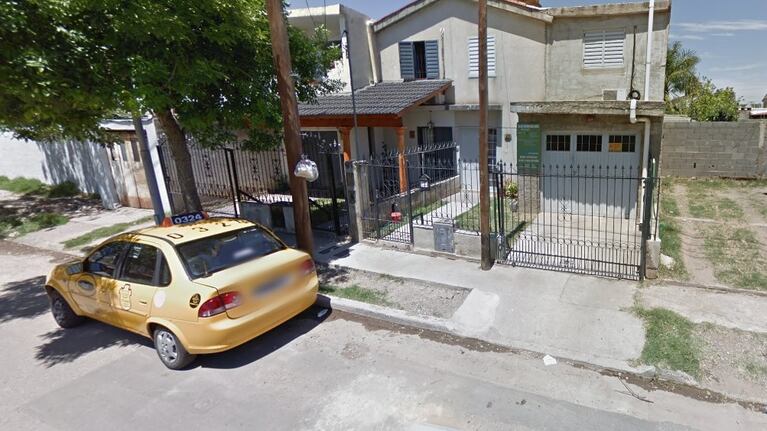 El matrimonio fue baleado en frente de su casa.