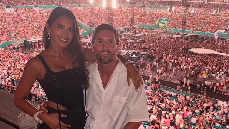 El matrimonio vivió el show de Coldplay junto a sus tres hijos.