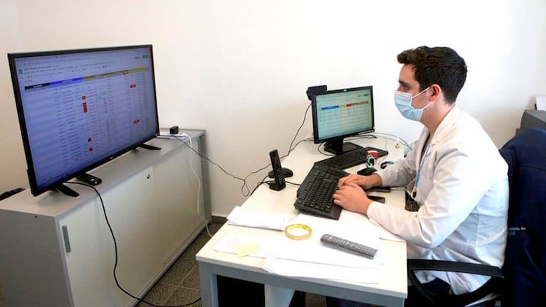 El médico trucho Ignacio Martín, con escritorio propio y altas responsabilidades a cargo. / Foto: Puntal