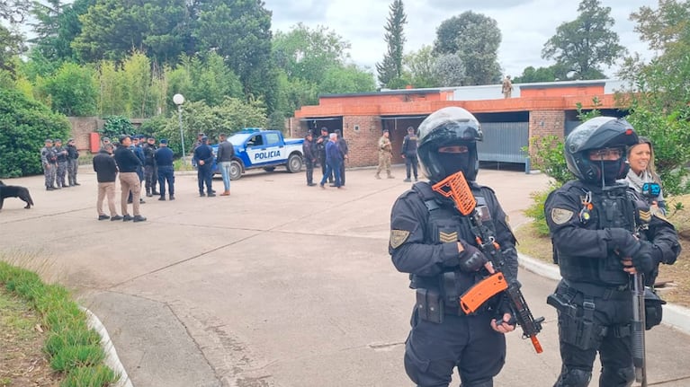El megaoperativo en el telo en Córdoba.