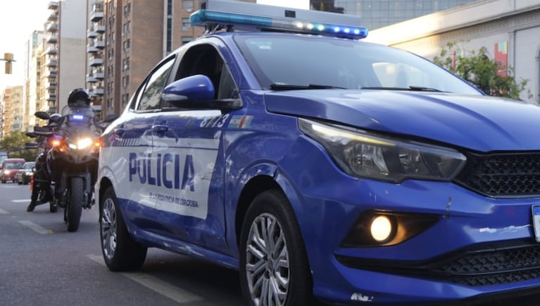El menor recibió varios balazos y está grave en el Hospital de Niños.