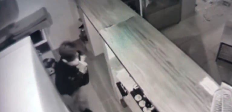 El menor se llevó una computadora pero fue detenido.