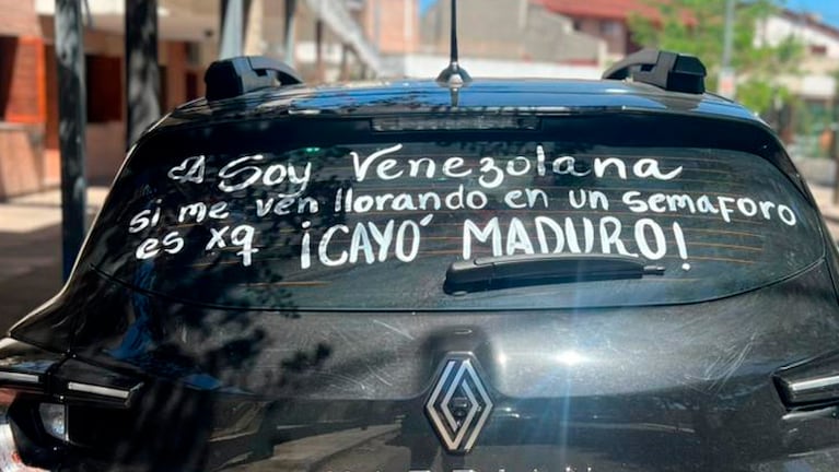El mensaje en el auto de una venezolana en Córdoba.