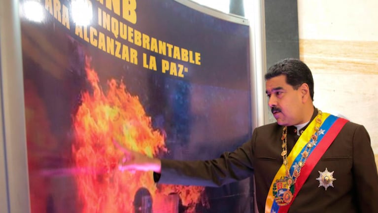 El Mercosur le pidió a Maduro que inicie un período de transición política.
