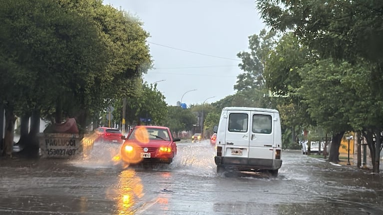 El miércoles amaneció con constantes lluvias en Córdoba.