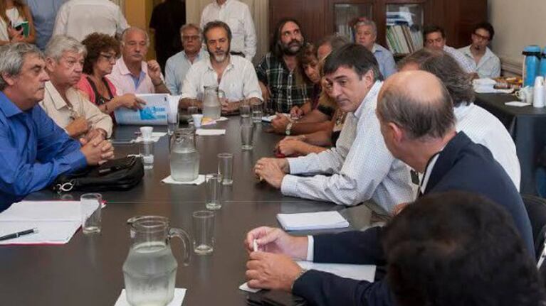 El ministro Bullrich volverá a reunirse con los docentes, entre ellos Monserrat de la UEPC.