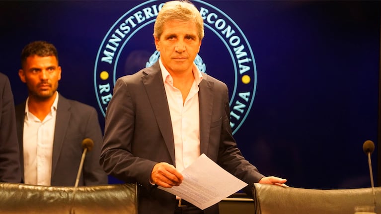 El ministro Caputo anunció el acuerdo con el FMI.