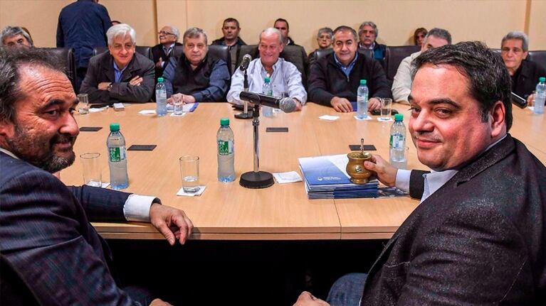 El ministro continuará reuniéndose con miembros de la CGT para llegar a una nueva normativa del empleo.