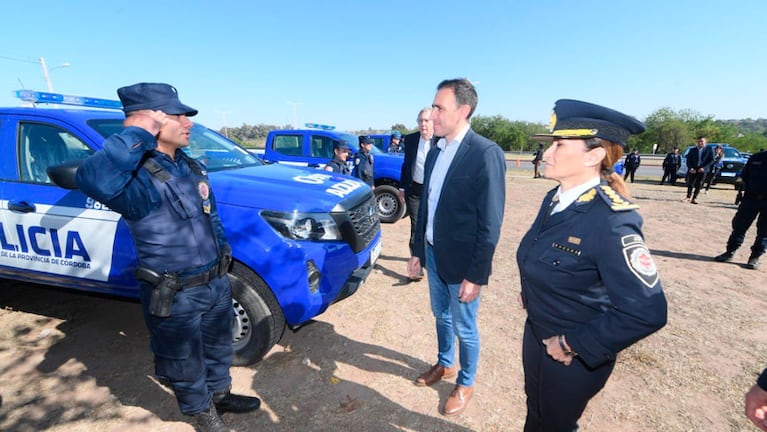 El ministro de Gobierno y Seguridad, Julián López, presentó nuevos patrulleros.