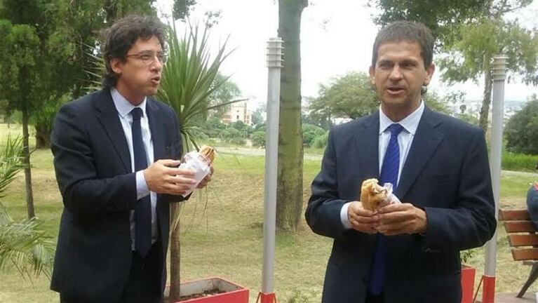 El ministro de Justicia se comió un choripán del Dante