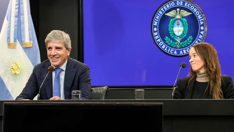 El ministro Luis Caputo anunció los cambios para la ley de Inocencia Fiscal.