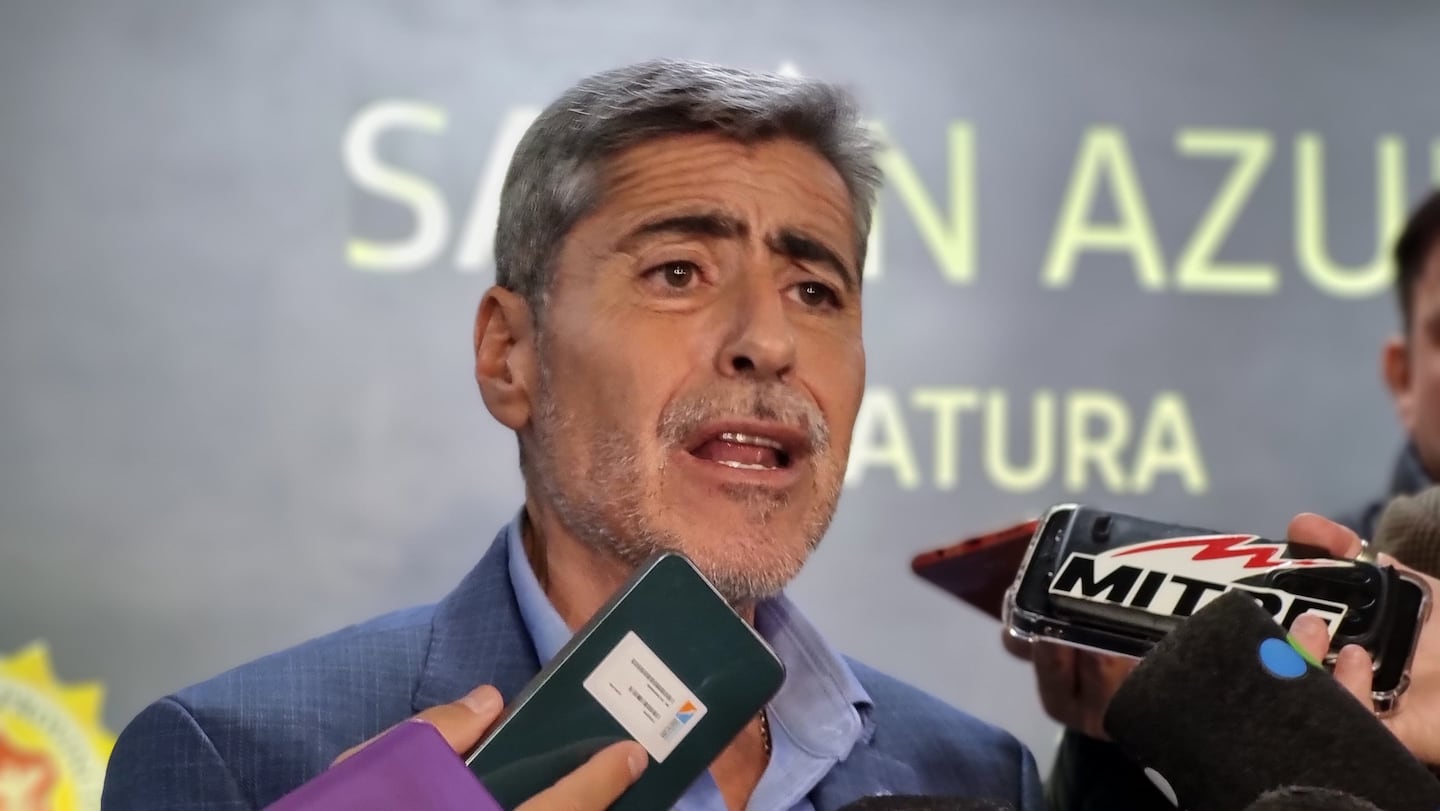 el-ministro-quinteros-ante-otro-escandalo-en-la-policia-HZQNN5L4ANHMDEB5IE34PC7UOY
