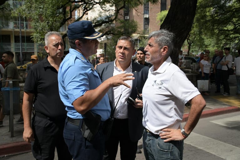 El ministro Quinteros en el lugar del hecho.