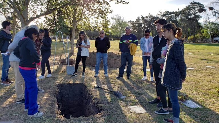 El misterio de dónde está el cajón de la difunta. Foto: Néstor Ghino/El Doce.
